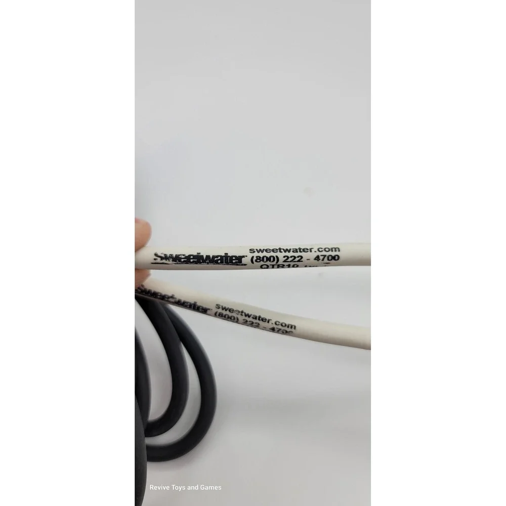 Sweet Water QTR10 10FT Guitar Amplifier Cable Tested and Working Great Condition